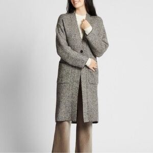 Uniqlo Gray Cardigan Sweater with Minimalist Design